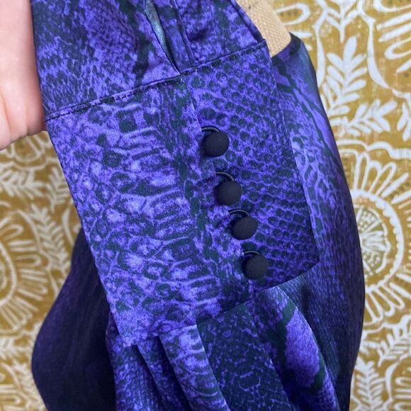 NWT The Andamane Beverly Gorgeous Satin Wrap Midi Dress in Snake Viola size XS - Picture 8 of 12